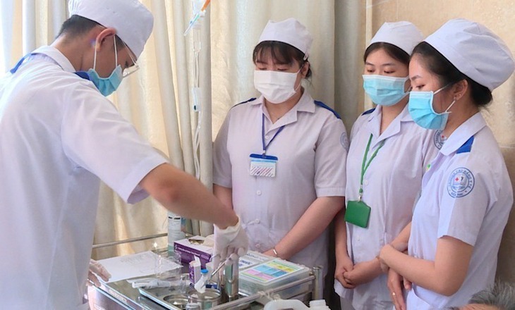 3 chính sách đột phá mở đường để nhân viên y tế yên tâm làm nghề từ 2026- Ảnh 1.