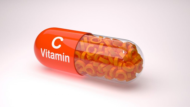 Vì sao người bệnh ung thư không nên uống vitamin C khi đang hóa trị?- Ảnh 1.