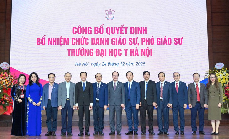 Trường Đại học Y Hà Nội công bố quyết định bổ nhiệm chức danh giáo sư, phó giáo sư năm 2025- Ảnh 1. Trường Đại học Y Hà Nội công bố quyết định bổ nhiệm chức danh giáo sư, phó giáo sư năm 2025- Ảnh 1.