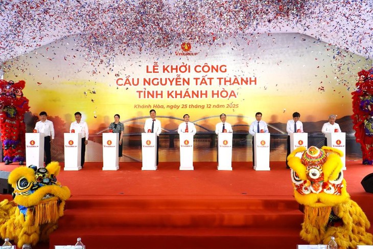 Khởi công cầu Nguyễn Tất Thành ở Khánh Hòa, mở ra trục kết nối chiến lược- Ảnh 1. Khởi công cầu Nguyễn Tất Thành ở Khánh Hòa, mở ra trục kết nối chiến lược- Ảnh 1.