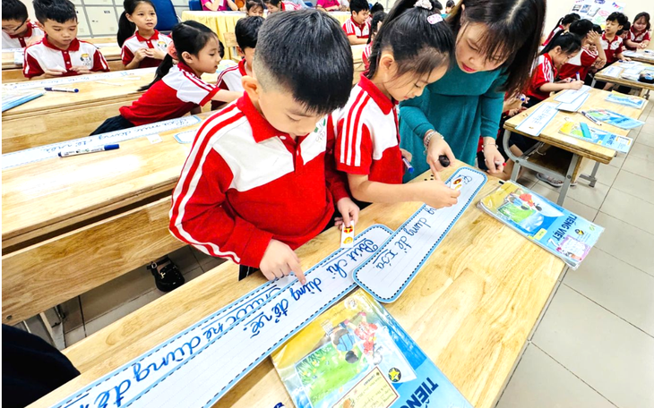 Giáo viên có thể nghỉ hưu sớm 5 năm, kéo dài tuổi nghề tới 10 năm- Ảnh 2.
