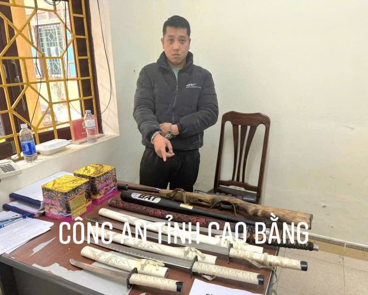 Hai đối tượng chuyên cho học sinh, người trẻ tuổi vay với lãi suất 'cắt cổ'- Ảnh 1. Hai đối tượng chuyên cho học sinh, người trẻ tuổi vay với lãi suất 'cắt cổ'- Ảnh 1.