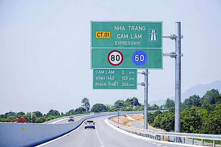 Chậm xử lý tồn tại an toàn giao thông, hai tuyến cao tốc bị Cục Đường bộ nhắc tên- Ảnh 2. Chậm xử lý tồn tại an toàn giao thông, hai tuyến cao tốc bị Cục Đường bộ nhắc tên- Ảnh 2.