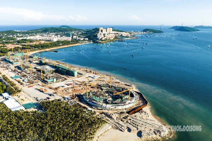 Cận cảnh công trường cụm công trình phục vụ APEC 2027 ở Phú Quốc- Ảnh 1.