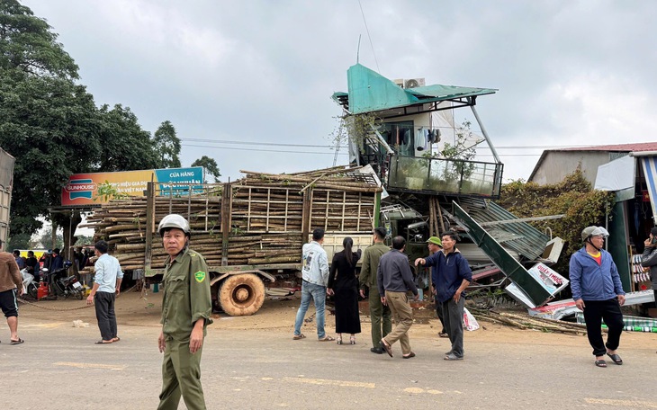 Vụ xe tải va chạm với xe máy khiến nhiều người thương vong: Khởi tố người vi phạm- Ảnh 3.