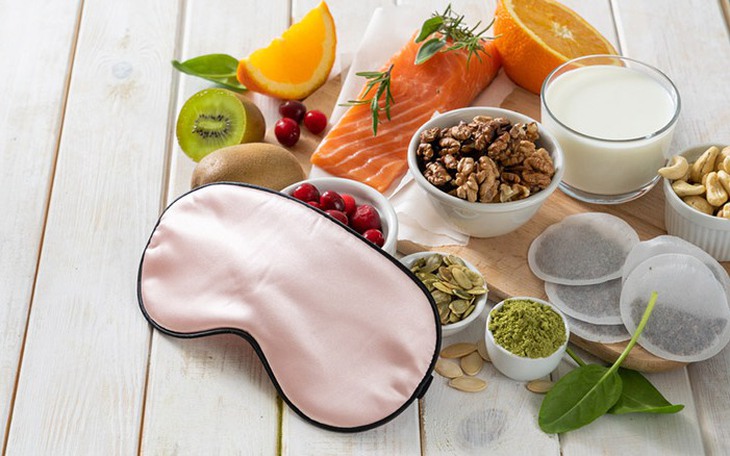 Ăn gì để ngủ ngon? 7 dưỡng chất thiết yếu cho bữa nhẹ trước giờ đi ngủ