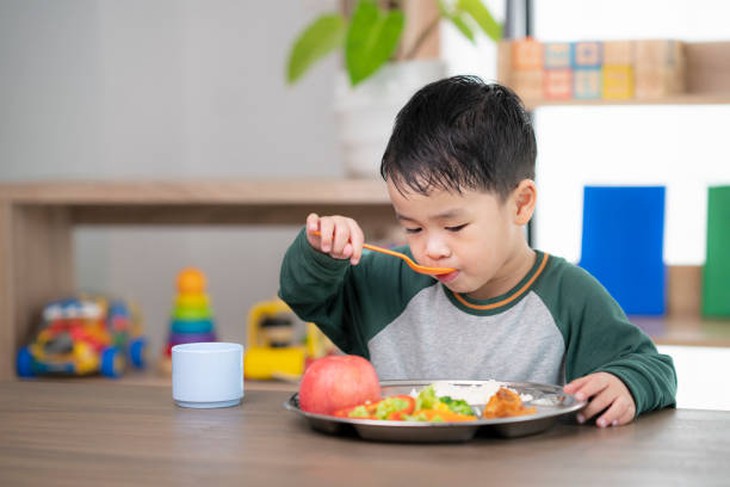 Nâng cao tầm vóc học sinh: Bài học từ quốc tế và 3 ưu tiên cấp bách- Ảnh 1.