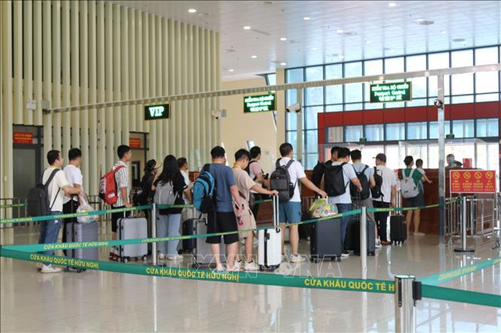 Bổ sung 41 cửa khẩu quốc tế cho phép người nước ngoài xuất, nhập cảnh bằng thị thực điện tử- Ảnh 1. Bổ sung 41 cửa khẩu quốc tế cho phép người nước ngoài xuất, nhập cảnh bằng thị thực điện tử- Ảnh 1.