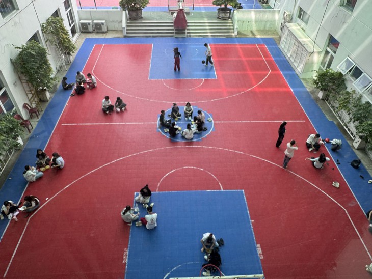 TP Hồ Chí Minh triển khai đại trà giờ ra chơi hạn chế sử dụng điện thoại từ tháng 1/2026- Ảnh 2.