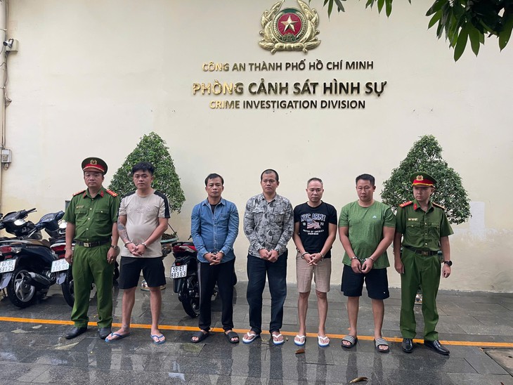 Tiếp tục khởi tố 15 đối tượng núp bóng doanh nghiệp đòi nợ thuê- Ảnh 3. Tiếp tục khởi tố 15 đối tượng núp bóng doanh nghiệp đòi nợ thuê- Ảnh 3.