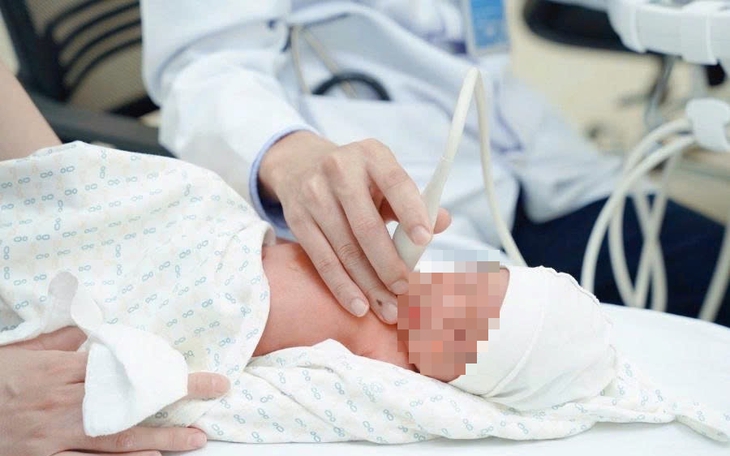 Phẫu thuật kịp thời cứu bé 4 tháng tuổi mắc tim bẩm sinh hiếm gặp- Ảnh 2.