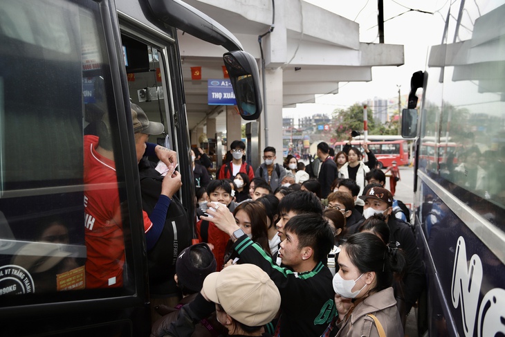 Hà Nội: Đã có nhà xe tăng giá vé dịp Tết Bính Ngọ 2026- Ảnh 2. Hà Nội: Đã có nhà xe tăng giá vé dịp Tết Bính Ngọ 2026- Ảnh 2.