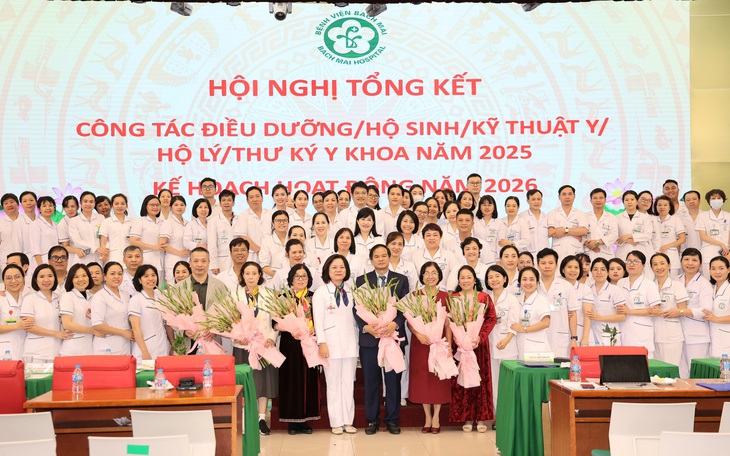 Sự tận tụy và đôi bàn tay của điều dưỡng đã giữ lại cơ hội sống cho người bệnh