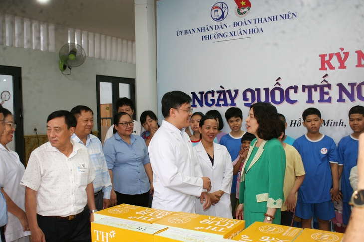 Thứ trưởng Nguyễn Thị Liên Hương: Xoá bỏ rào cản tiếp cận của người khuyết tật, xây dựng môi trường sống nhân ái, không kỳ thị- Ảnh 4.