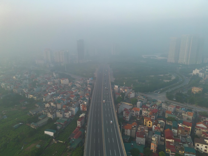 Bụi mịn PM2.5 không chỉ là vấn đề của một mùa mà là một mối đe dọa tiềm ẩn kéo dài. Bảo vệ bản thân khỏi ô nhiễm không khí là một khoản đầu tư vào sức khỏe và tuổi thọ lâu dài.