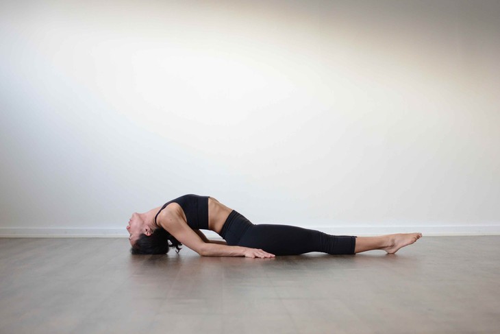10 tư thế yoga giúp làm sáng làn da xỉn màu trong mùa đông- Ảnh 1.