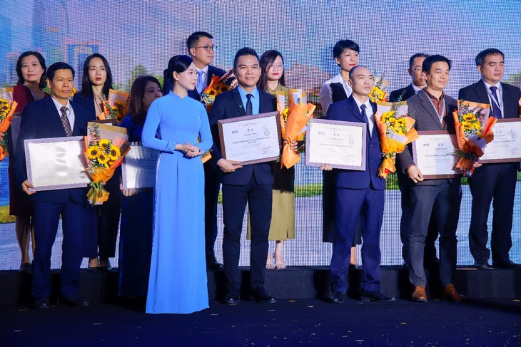 Herbalife Việt Nam được Liên đoàn Thương mại và Công nghiệp Việt Nam vinh danh Top 100 Doanh Nghiệp Bền Vững Việt Nam 2025- Ảnh 1. Herbalife Việt Nam được Liên đoàn Thương mại và Công nghiệp Việt Nam vinh danh Top 100 Doanh Nghiệp Bền Vững Việt Nam 2025- Ảnh 1.