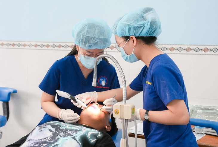 1000 người dân Cà Mau được tầm soát bệnh tim mạch, đái tháo đường và chăm sóc răng miệng miễn phí- Ảnh 2.