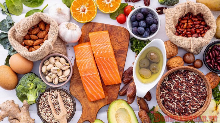 Sau sốt xuất huyết ăn uống thế nào để mau phục hồi sức khỏe?- Ảnh 1.