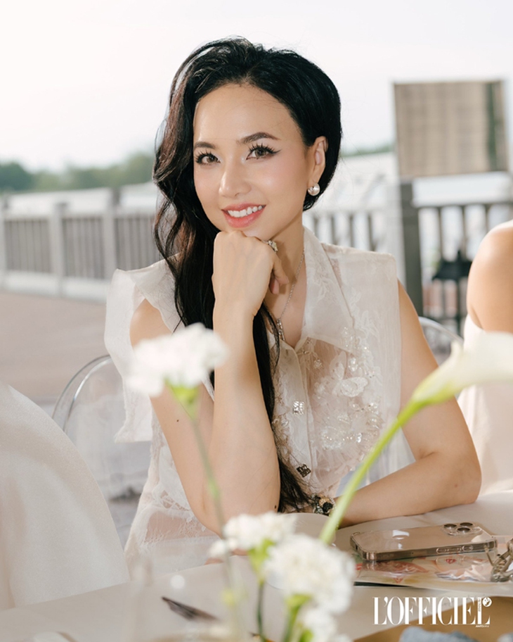 Hoa khôi Tây Đô sau 21 năm đăng quang viên mãn bên chồng đạo diễn- Ảnh 5.