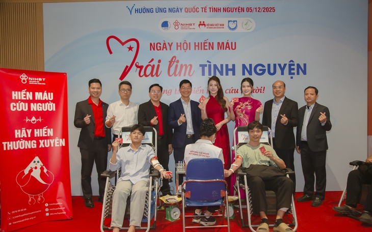 Hàng nghìn "trái tim tình nguyện" hiến máu để đảm bảo nguồn máu cho điều trị cuối năm
