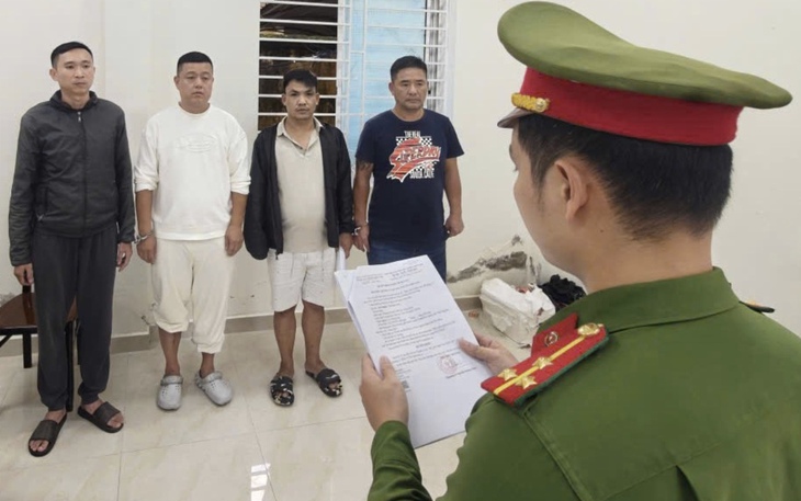 Vờ hỏi mua rồi táo tợn cướp 5 chỉ vàng giữa ban ngày- Ảnh 3.