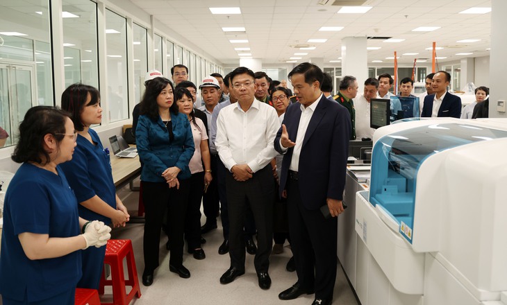 Đến Ninh Bình khám bác sĩ Việt Đức, Bạch Mai (P2): Nhân lực chất lượng cao- Ảnh 1. Đến Ninh Bình khám bác sĩ Việt Đức, Bạch Mai (P2): Nhân lực chất lượng cao- Ảnh 1.