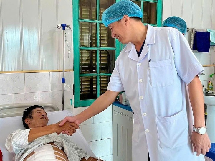 Đau bụng kéo dài, người đàn ông bất ngờ phát hiện thủng túi thừa ruột non- Ảnh 1.