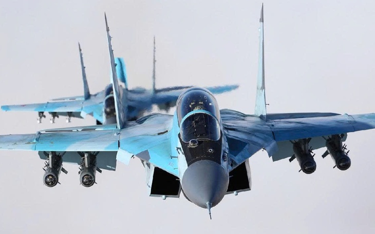MiG-35 Nga đối đầu F-22 Mỹ: Máy bay chiến đấu nào chiếm ưu thế trên không?- Ảnh 2.