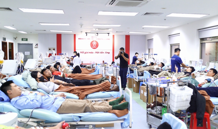 Đằng sau một đơn vị máu là cả cuộc chiến phòng, chống HIV của những con người thầm lặng- Ảnh 4.