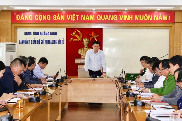 Từ hôm nay 10/12, khi mua vé tham quan Vịnh Hạ Long du khách cần cung cấp thông tin gì?- Ảnh 1.