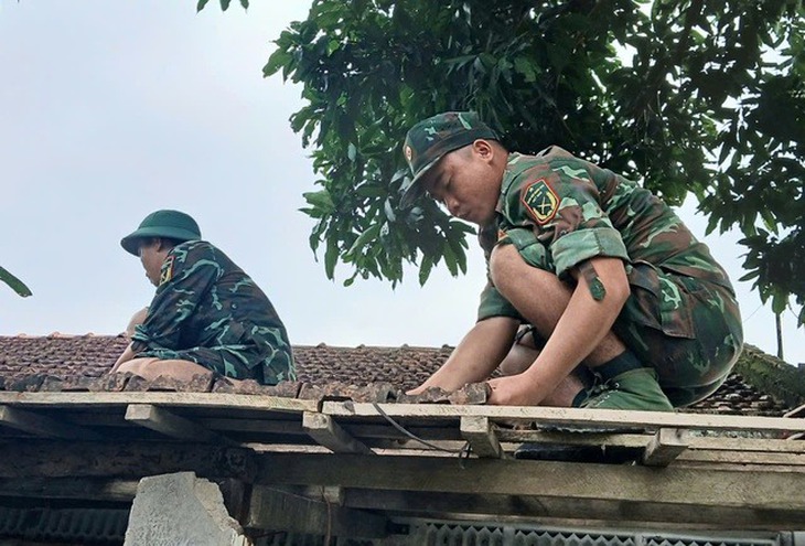 Thủ tướng yêu cầu thần tốc, quyết liệt hoàn thành 'Chiến dịch Quang Trung' xây dựng lại nhà cho dân vùng lũ- Ảnh 1. Thủ tướng yêu cầu thần tốc, quyết liệt hoàn thành 'Chiến dịch Quang Trung' xây dựng lại nhà cho dân vùng lũ- Ảnh 1.
