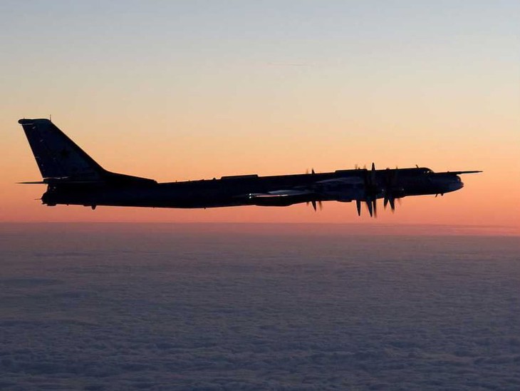 Su-57 và Tu-95MS thực hiện không kích đa tầng tại Ukraine- Ảnh 1.
