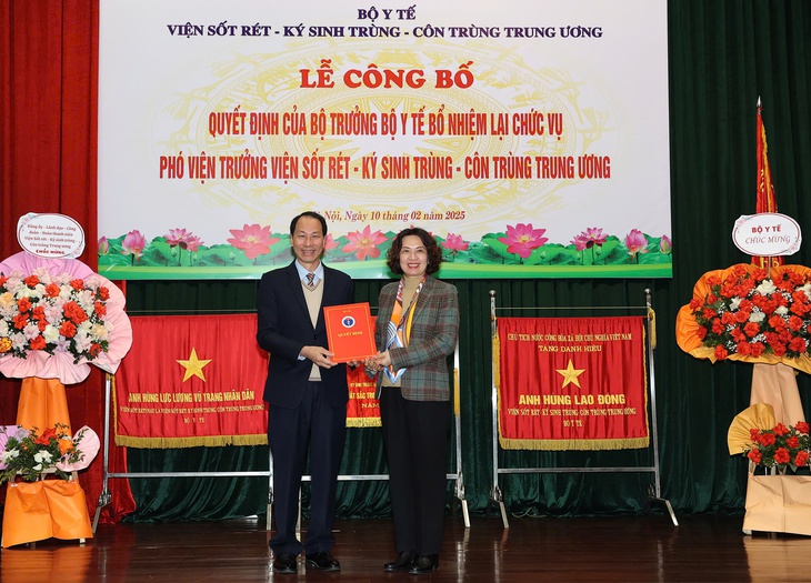Bộ Y tế bổ nhiệm lại Phó Viện trưởng phụ trách chuyên môn Viện Sốt rét - Ký sinh trùng - Côn trùng TW- Ảnh 1. Bộ Y tế bổ nhiệm lại Phó Viện trưởng phụ trách chuyên môn Viện Sốt rét - Ký sinh trùng - Côn trùng TW- Ảnh 1.