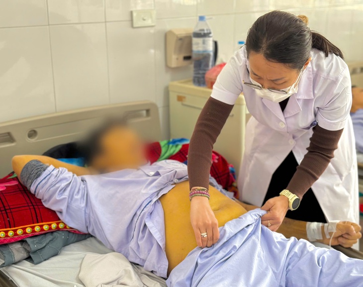 Da vàng như nghệ do tự ý ngừng thuốc điều trị viêm gan B- Ảnh 3. Da vàng như nghệ do tự ý ngừng thuốc điều trị viêm gan B- Ảnh 3.
