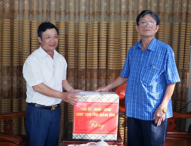 Trưởng Ban Tuyên giáo Quảng Bình xin nghỉ hưu trước tuổi- Ảnh 1. Trưởng Ban Tuyên giáo Quảng Bình xin nghỉ hưu trước tuổi- Ảnh 1.