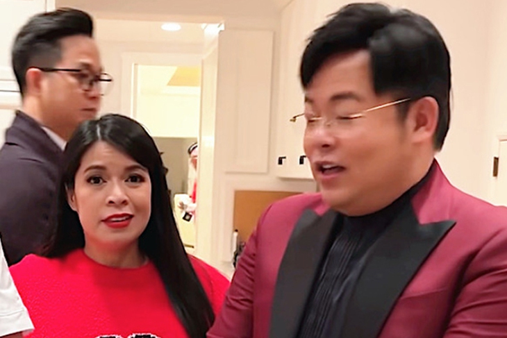 Nữ ca sĩ gốc Việt lấy chồng tỷ phú công nghệ, sinh ra đã 'ngậm thìa vàng', gia đình giàu nổi tiếng ở TP.HCM- Ảnh 1. Nữ ca sĩ gốc Việt lấy chồng tỷ phú công nghệ, sinh ra đã 'ngậm thìa vàng', gia đình giàu nổi tiếng ở TP.HCM- Ảnh 1.