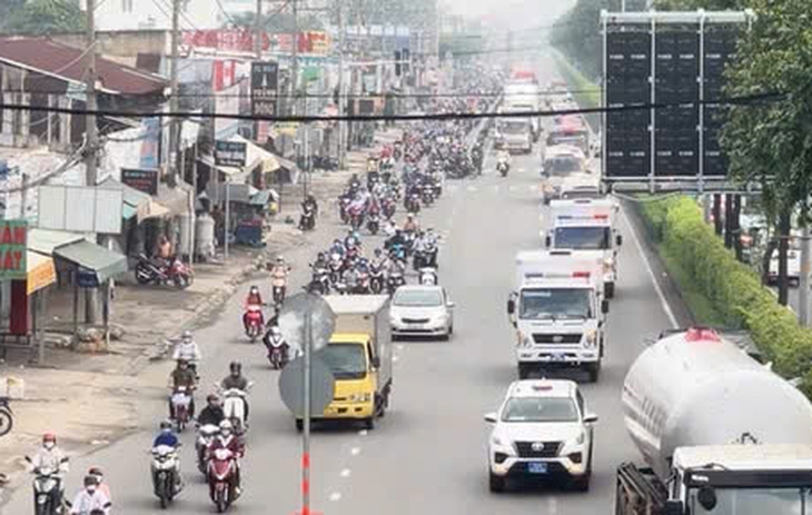 Độ còi hú, đèn ưu tiên bị phạt bao nhiêu tiền?- Ảnh 1.