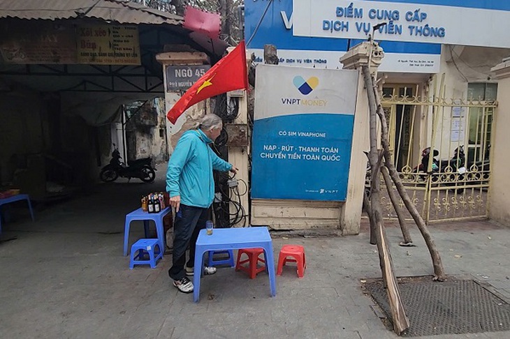 Hà Nội: Cám cảnh bức tường nứt toác, đổ nghiêng được ‘chống nạng’ trên phố Nguyễn Thái Học- Ảnh 6. Hà Nội: Cám cảnh bức tường nứt toác, đổ nghiêng được ‘chống nạng’ trên phố Nguyễn Thái Học- Ảnh 6.