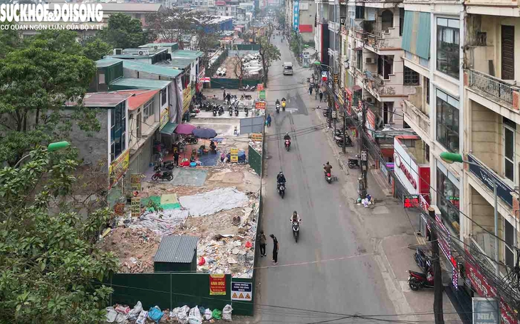 Nhà siêu mỏng xuất hiện sau khi mở rộng đường Nguyễn Tuân- Ảnh 1.