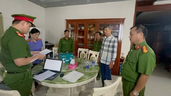 Khởi tố nguyên Cục trưởng Cục thuế tỉnh Cà Mau- Ảnh 1. Khởi tố nguyên Cục trưởng Cục thuế tỉnh Cà Mau- Ảnh 1.