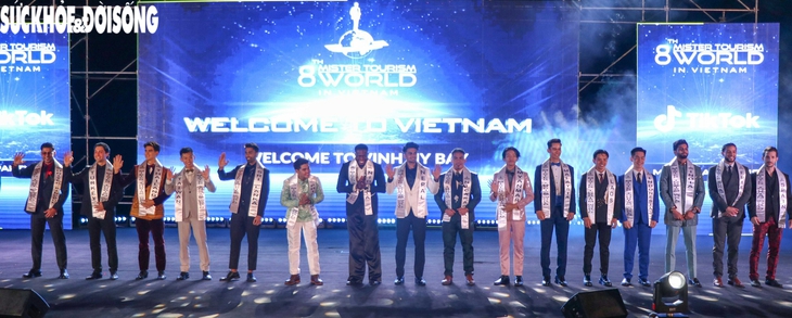 Top 30 Nam vương Du lịch Thế giới đến vịnh Vĩnh Hy chuẩn bị tranh tài đêm chung kết- Ảnh 1. Top 30 Nam vương Du lịch Thế giới đến vịnh Vĩnh Hy chuẩn bị tranh tài đêm chung kết- Ảnh 1.