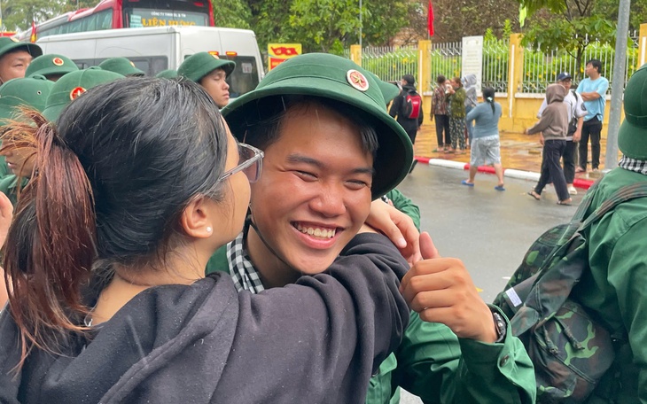 Nhiều đảng viên trẻ ở Khánh Hòa nô nức trước ngày lên đường nhập ngũ- Ảnh 4.