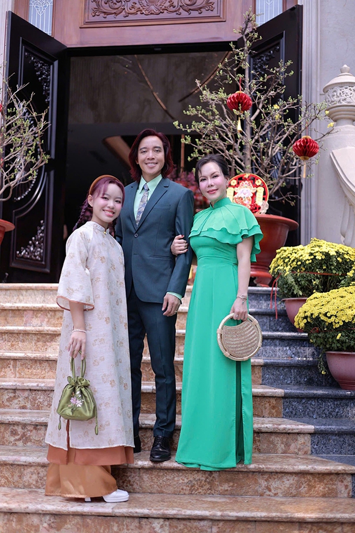 Đoàn tụ chồng con ở Việt Nam sau 4 năm, cuộc sống của nữ danh hài này giờ giàu có ra sao?- Ảnh 8. Đoàn tụ chồng con ở Việt Nam sau 4 năm, cuộc sống của nữ danh hài này giờ giàu có ra sao?- Ảnh 8.