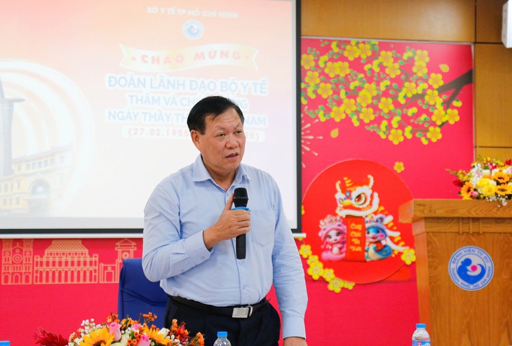 Thứ trưởng Bộ Y tế thăm, chúc mừng các bệnh viện phía Nam nhân Ngày thầy thuốc Việt Nam- Ảnh 1. Thứ trưởng Bộ Y tế thăm, chúc mừng các bệnh viện phía Nam nhân Ngày thầy thuốc Việt Nam- Ảnh 1.