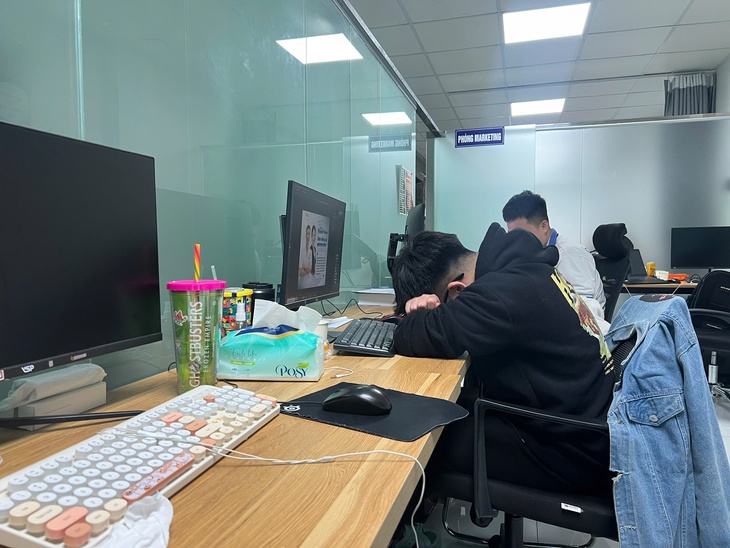 Nhiều người vẫn chưa quay trở lại công việc sau Tết- Ảnh 2. Nhiều người vẫn chưa quay trở lại công việc sau Tết- Ảnh 2.