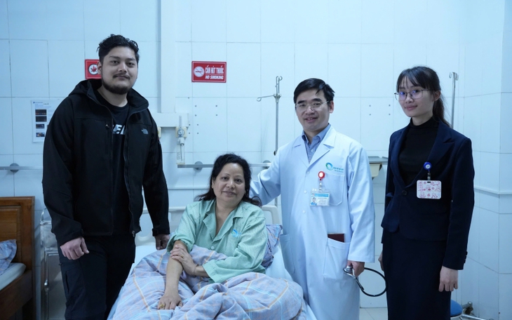 Cứu sống nữ du khách Ấn Độ bị nhồi máu cơ tim cấp nguy kịch