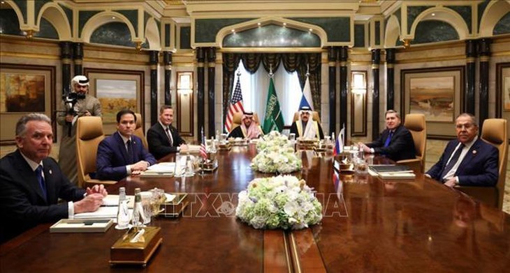 Hình ảnh đầu tiên về cuộc đàm phán Mỹ - Nga tại Saudi Arabia- Ảnh 1. Hình ảnh đầu tiên về cuộc đàm phán Mỹ - Nga tại Saudi Arabia- Ảnh 1.