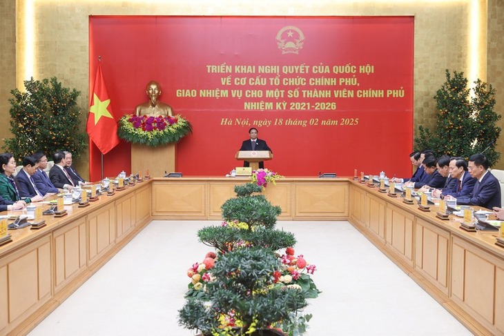Thủ tướng chúc mừng, giao nhiệm vụ cho 2 Phó Thủ tướng và 4 Bộ trưởng mới- Ảnh 1. Thủ tướng chúc mừng, giao nhiệm vụ cho 2 Phó Thủ tướng và 4 Bộ trưởng mới- Ảnh 1.