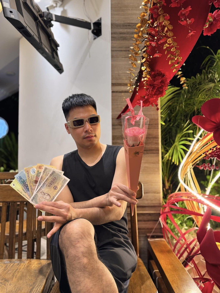 Chân dung bạn gái là MC xinh đẹp, đa tài của cầu thủ Đức Huy- Ảnh 3. Chân dung bạn gái là MC xinh đẹp, đa tài của cầu thủ Đức Huy- Ảnh 3.